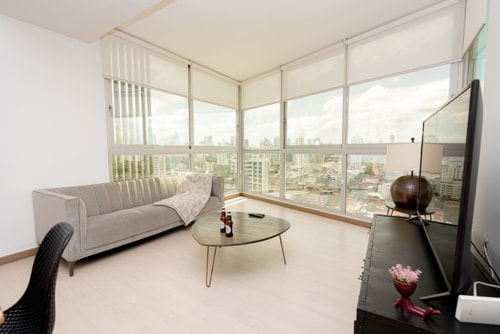 3BR Cityview apt, parking & balcony