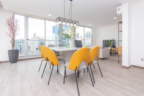 Luxury 3BR apt with Cityview free parking&balcony