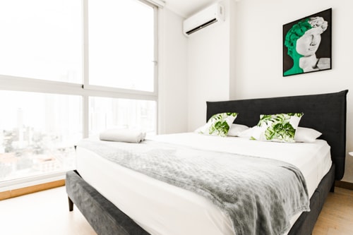 Luxury 3BR Cityview apt, parking & balcony