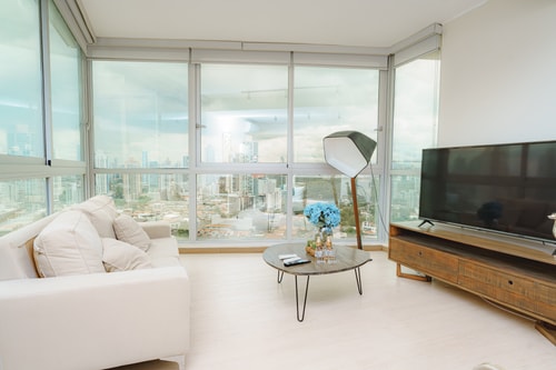 Luxury 2BR Cityview apt, parking & balcony