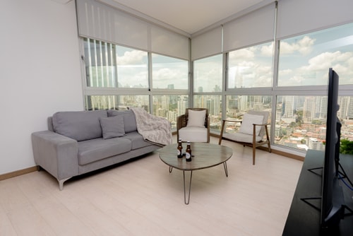 Luxury 3BR Cityview apt, parking & balcony