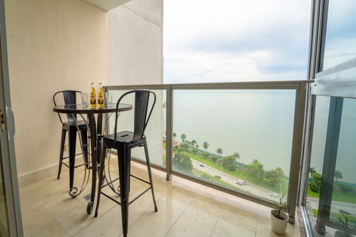 Luxurious 1BR w/ Balcony & Ocean View – Yoo Panama