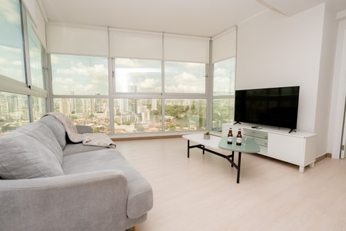 Luxury 3BR with balcony, parking and city view