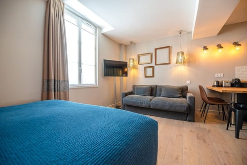 Luxury apartment in Paris