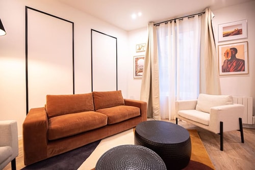 Take a Parisian Break in a Comfy Flat, Haut Marais