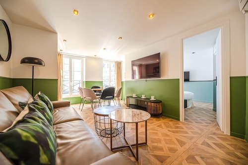 Embrace Parisian Life in Le Marais - Rivoli