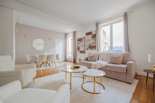 Stylish Home near Champs Élysées & Arc de Triomphe