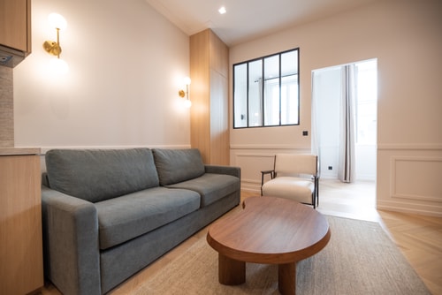 Beautiful House Near Rue Crémieux and the Seine