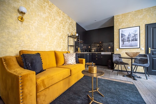 Great flat in the center 302