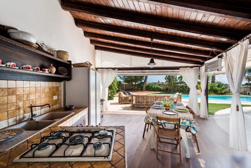 Villa Samanta, modern villa near the sea Villas in Italy