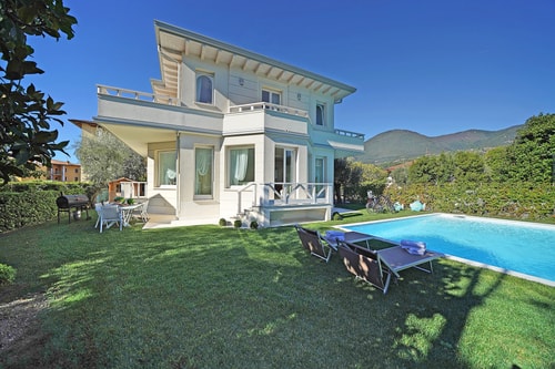 Villa Carita - Private lakeside villa with pool Villas in Italy