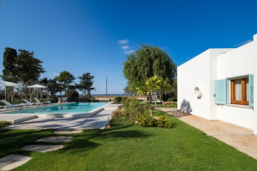 Villa Nubia -  Seaside villa with private pool Villas in Italy