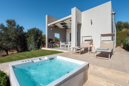 Villas Cialtrona & Noto Villas in Italy