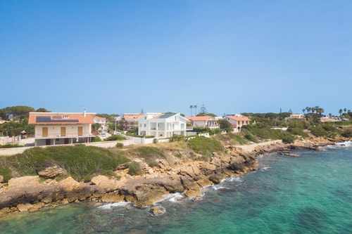Villa Finestrella, Seafront with pool Villas in Italy