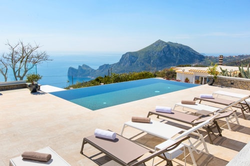 Villa Nicola, with sea views and pool Villas in Italy