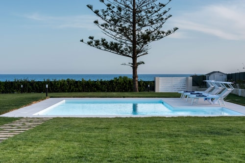 Villa Massima - Modern villa near the sea Villas in Italy