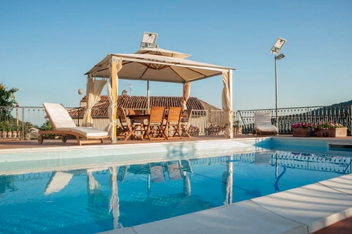 Villa Vibrante - 14 Guests - Independent Villa with pool Villas in Italy