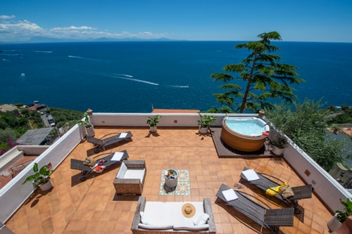 Villa Giuditta - Romantic Private Villa Near Town Villas in Italy