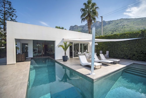 Casa Del Re - Modern villa with pool Villas in Italy