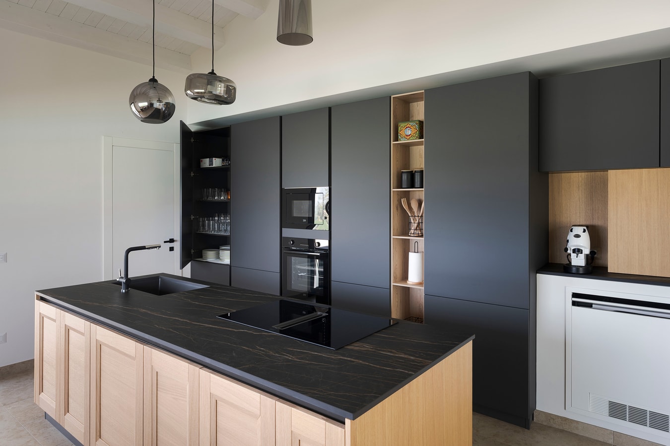 Villa Nivura, Minimalist Elegance Amid the Olive Groves 12 Villas in Italy