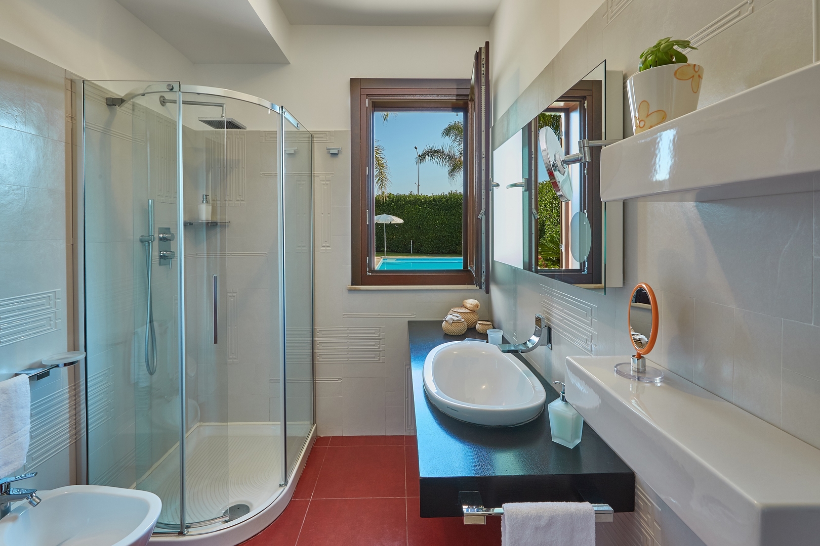 Villa Marbella, a short walk from the beach 16 Villas in Italy
