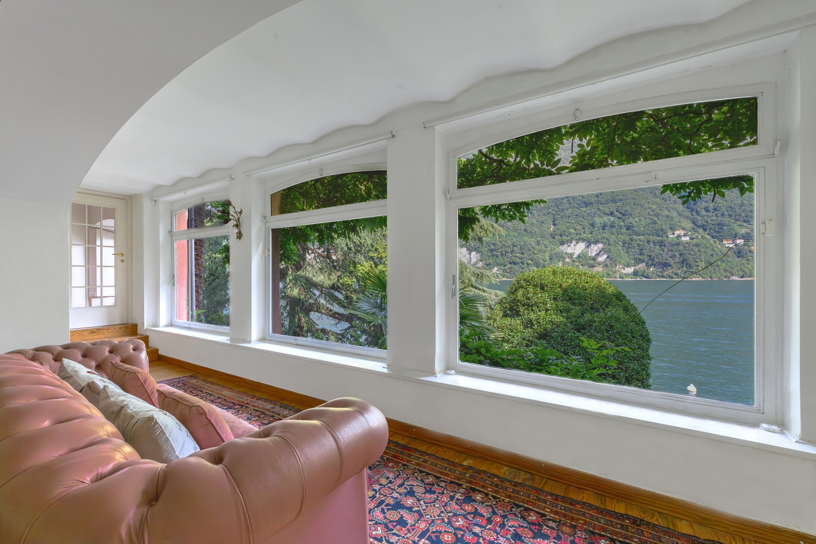 Villa Lauretta - Private lakeside villa with pool 13 Villas in Italy