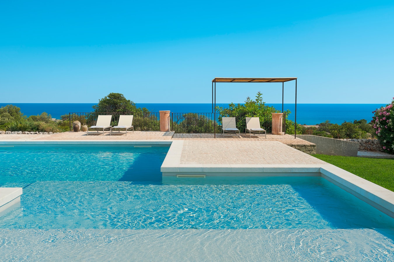 Casa Carol (Bianco) - Villa with shared pool 2 Villas in Italy