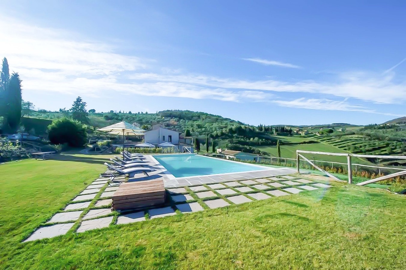 Villa Aberesh - Countryside villa with pool in Tuscany 1 Villas in Italy