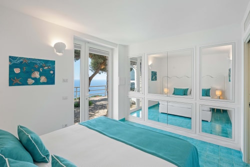 Villa Silenzio, Secluded Retreat with Sea Views 30 Villas in Italy