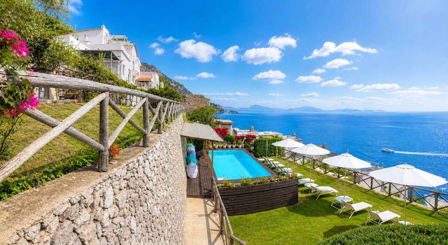 Villa Dani - Sea-facing villa with two pools 1 Villas in Italy