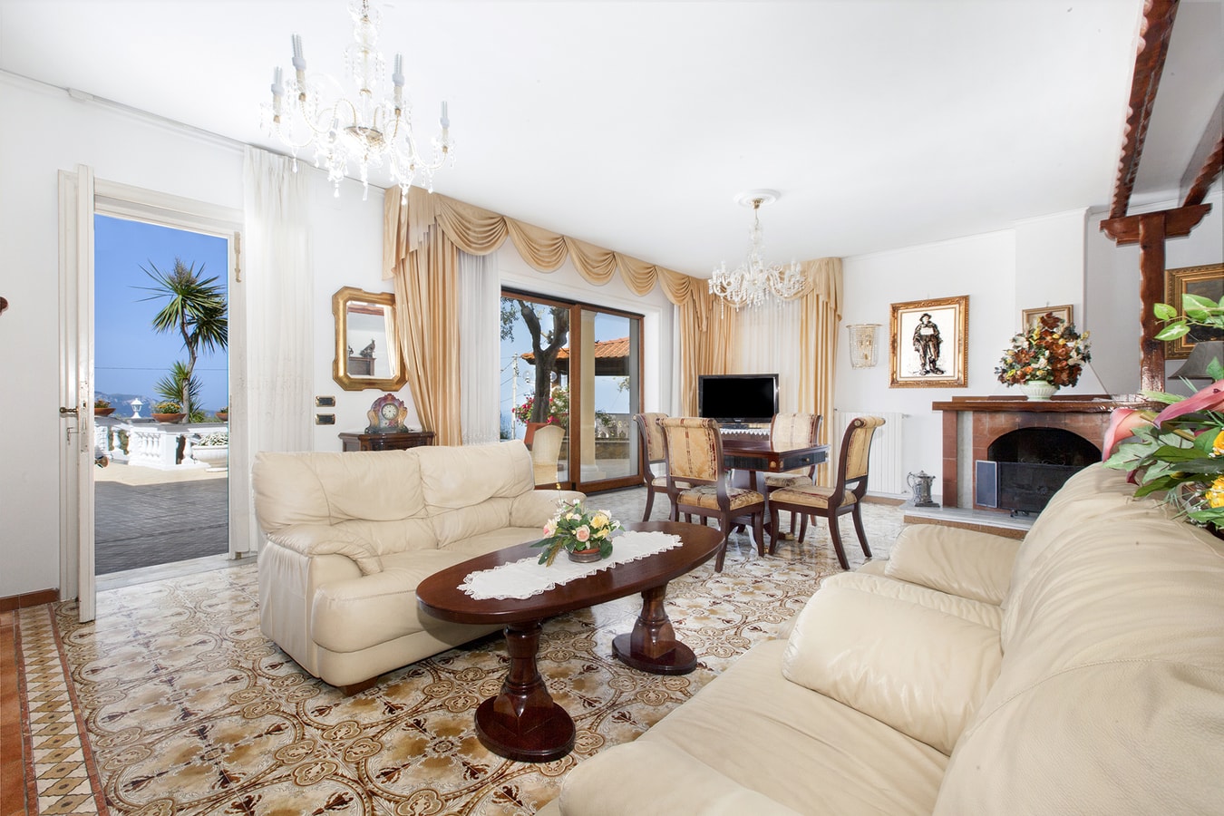 Villa Bionda, with sea views and private pool 16 Villas in Italy