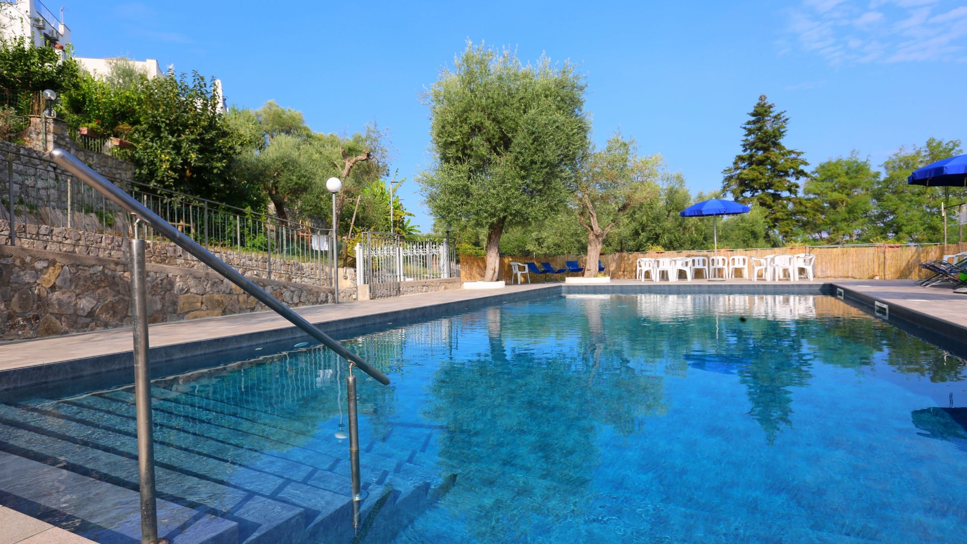 Villa Priora with shared pool 47 Villas in Italy