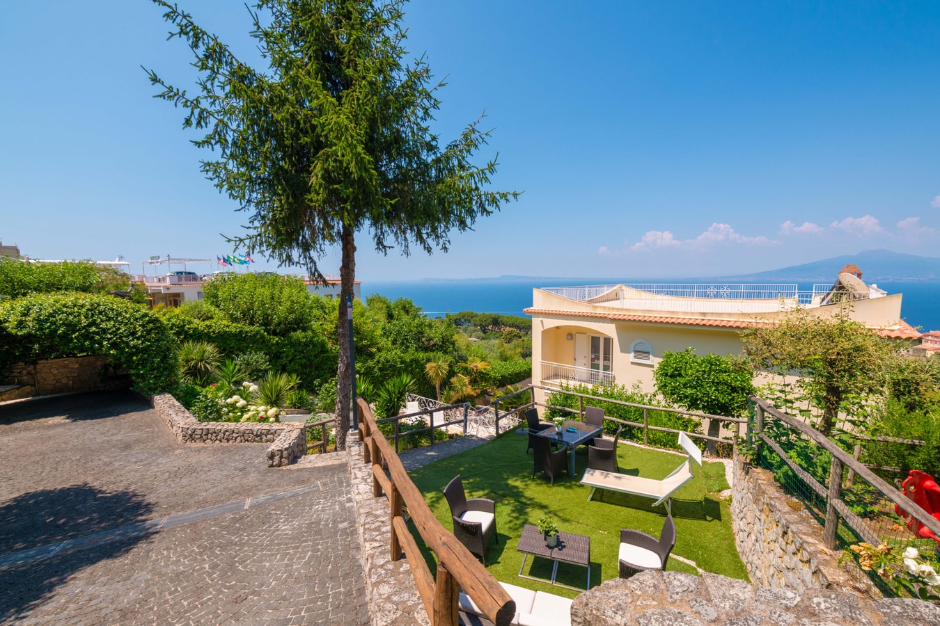 Villa Carlotta, with private pool and sea views 37 Villas in Italy