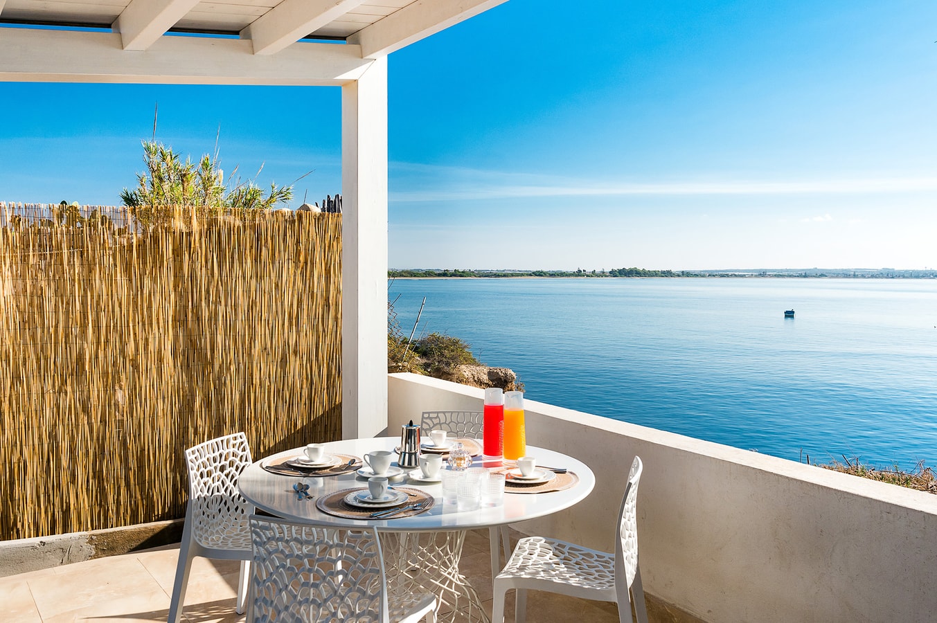 Casa Ulisse, sea front property Villas in Italy