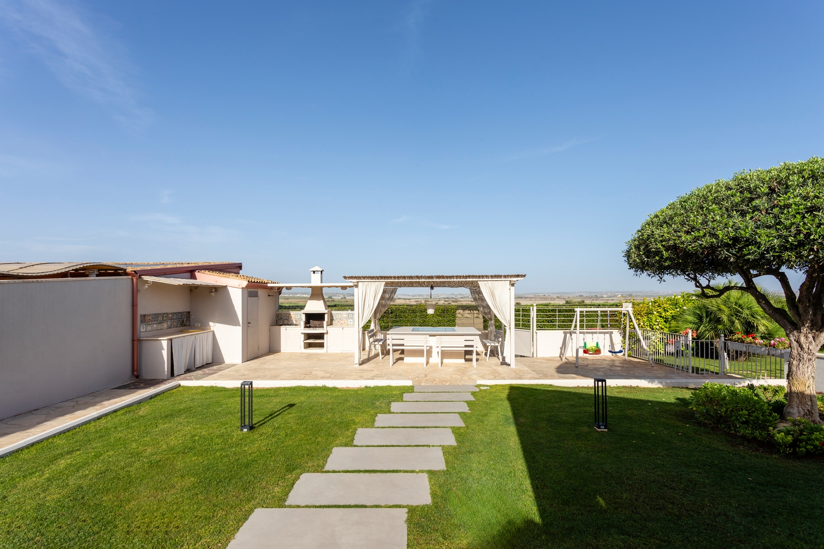 Private villa with swimming pool in Sicily 33 Villas in Italy