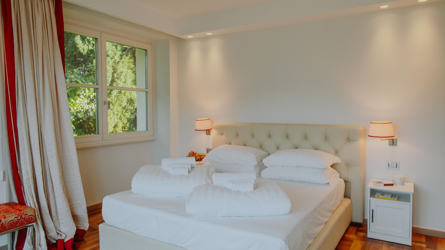 Villa Acquabella with lake views and pool 21 Villas in Italy