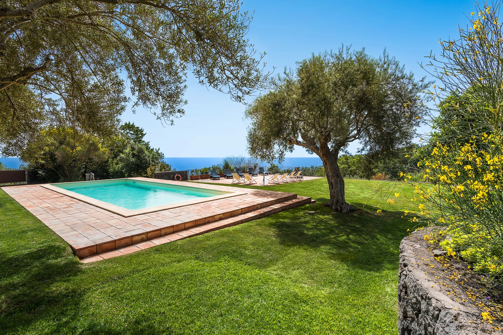 Villa Inessa with private pool, Mt. Etna Area 40 Villas in Italy