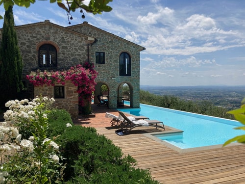 Villa Armonia, Tranquillity with Panoramic Views 1 Villas in Italy