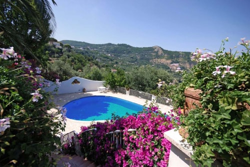 Casa Le Onde, with private terrace, shared pool 23 Villas in Italy