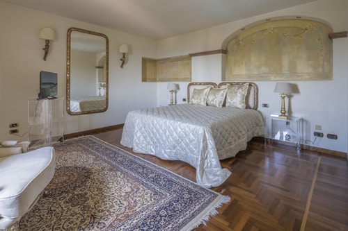 Villa Lavinia, with private pool, spa and gym 39 Villas in Italy