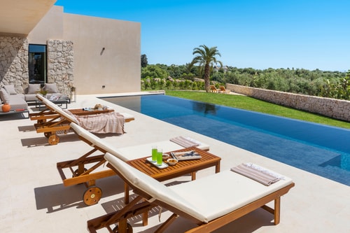 Villa Avola, Modern Villa with Private Pool 42 Villas in Italy