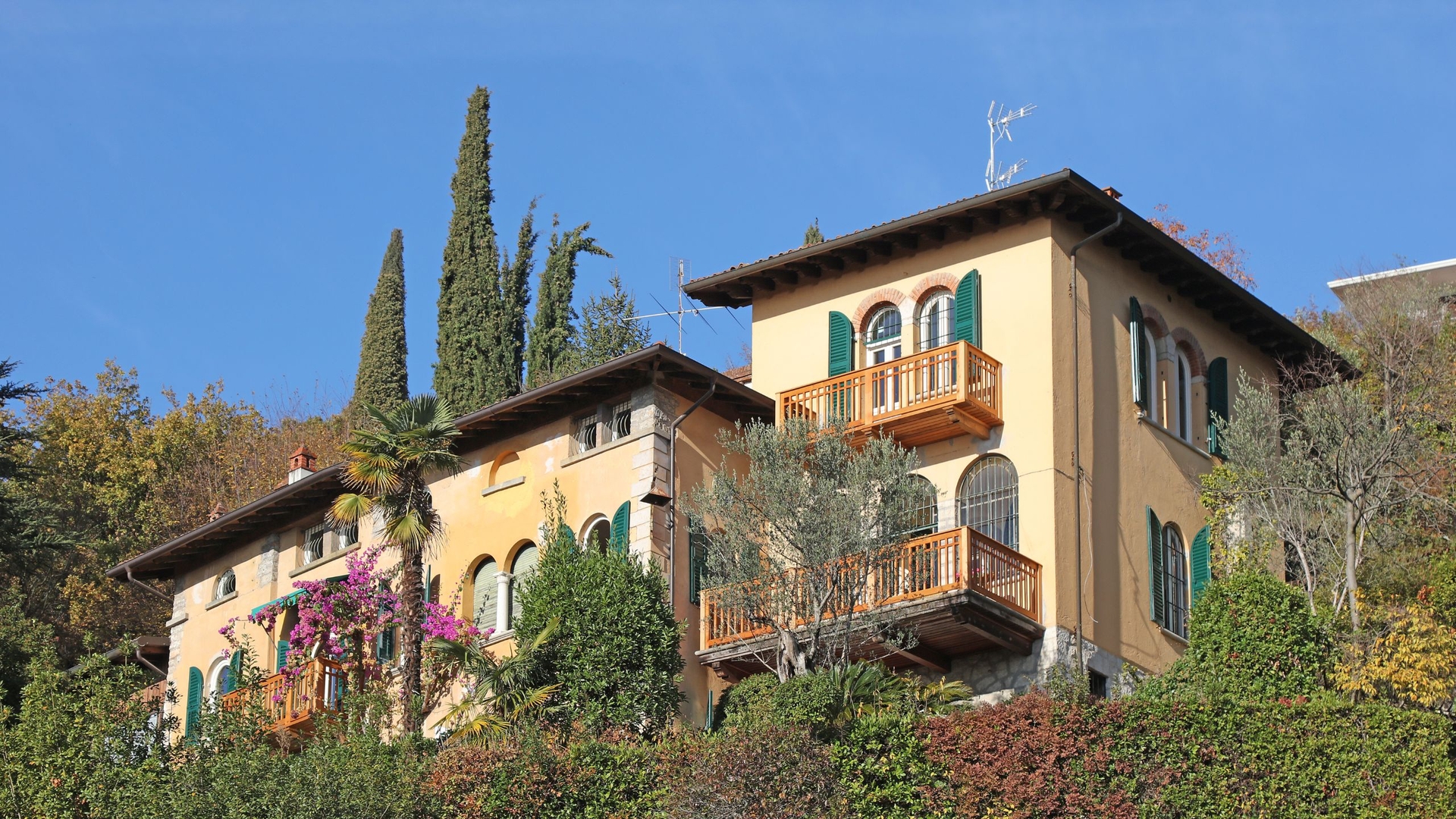 Villa Cadenza - Private villa with lake views 37 Villas in Italy