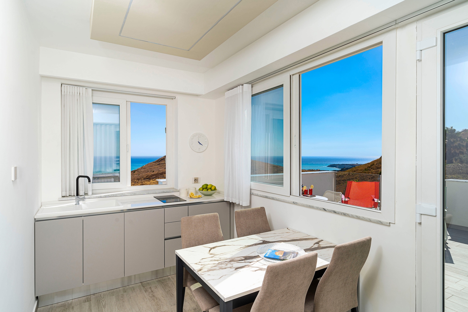 Villa Bianca - Beautiful villa with sea views 26 Villas in Italy