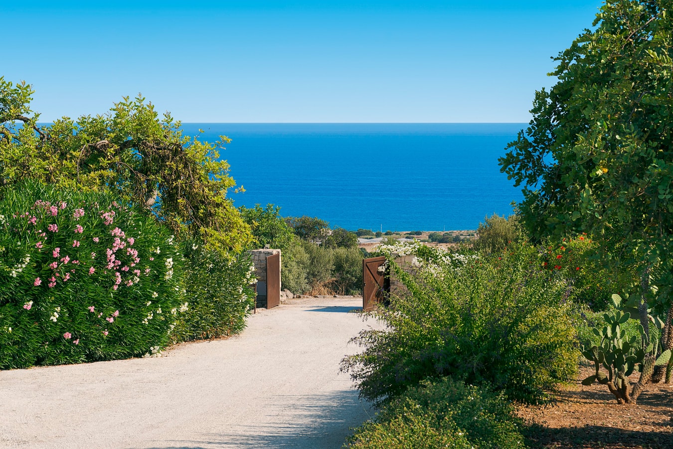 Casa Carol (Bianco) - Villa with shared pool Villas in Italy