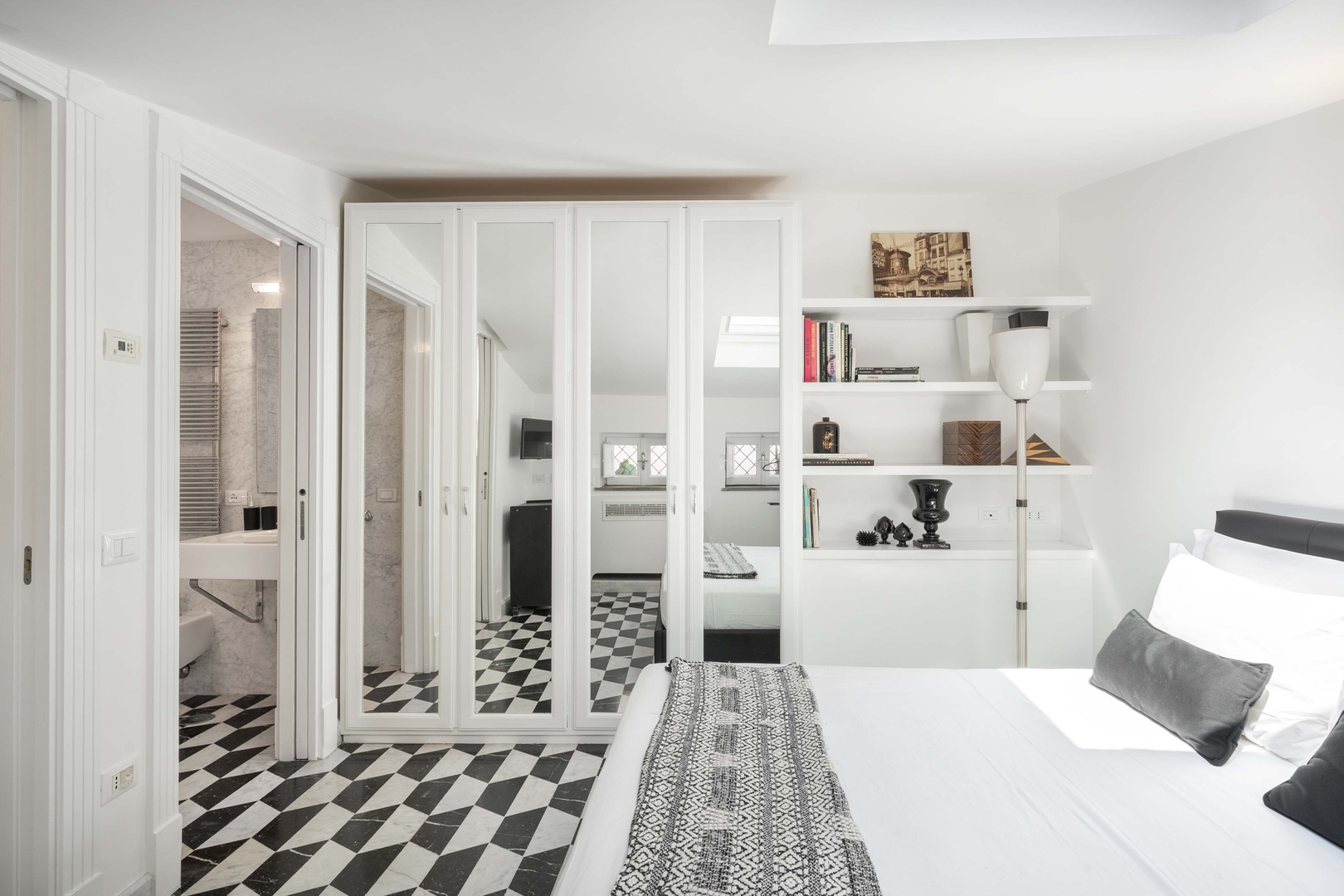 Casa Il Tetto - central apartment 13 Villas in Italy