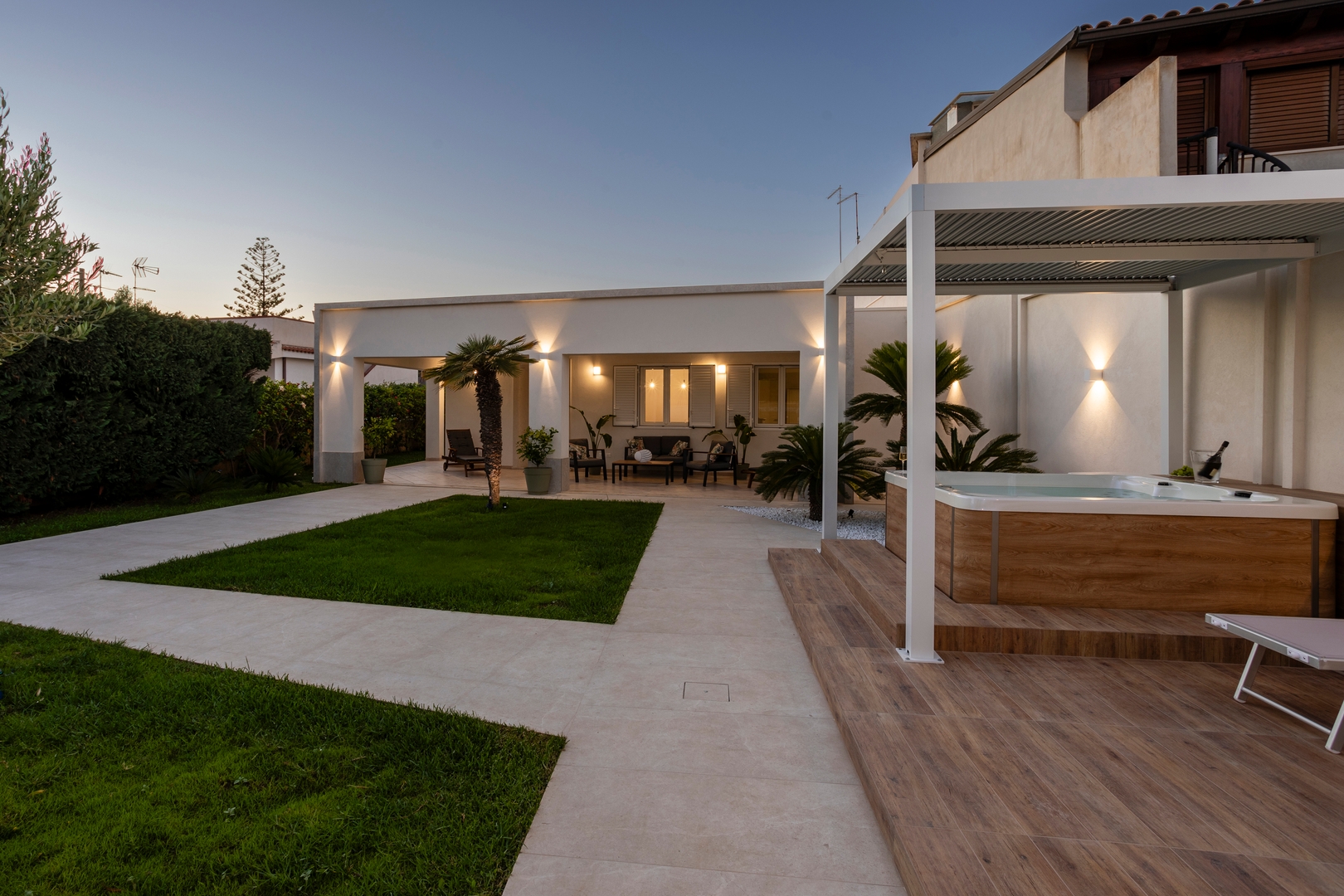 Private beachfront villa in Sicily 24 Villas in Italy