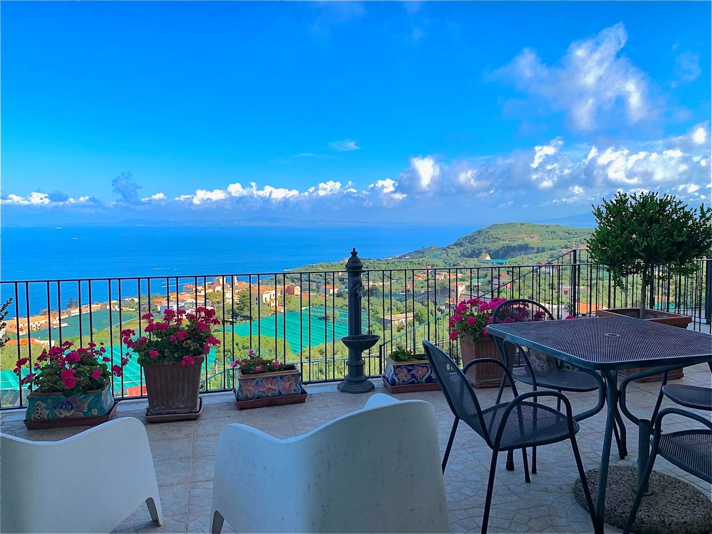 Villa Gesine with private pool and sea views 2 Villas in Italy