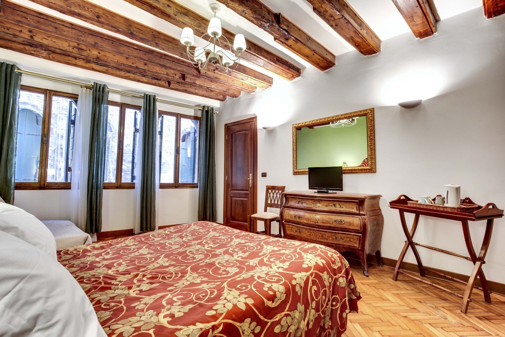Sospiri Suite - San Marco 13 Villas in Italy