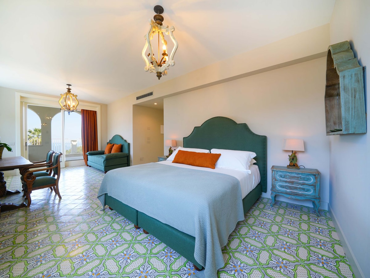 Villa Riggiola, Historic Villa with Sea Views 25 Villas in Italy