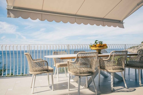 Villa Luce Di Mare, endless sea views 3 Villas in Italy